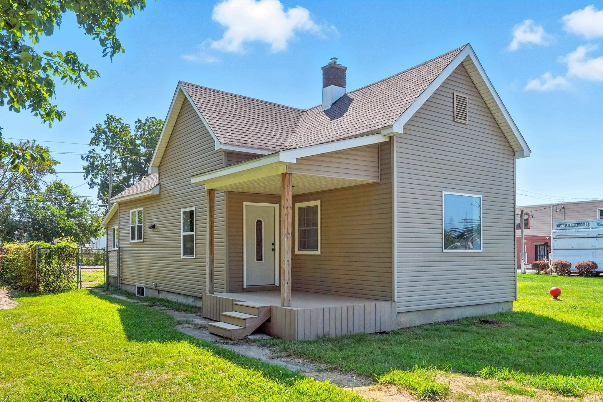 2611 S Anthony Boulevard