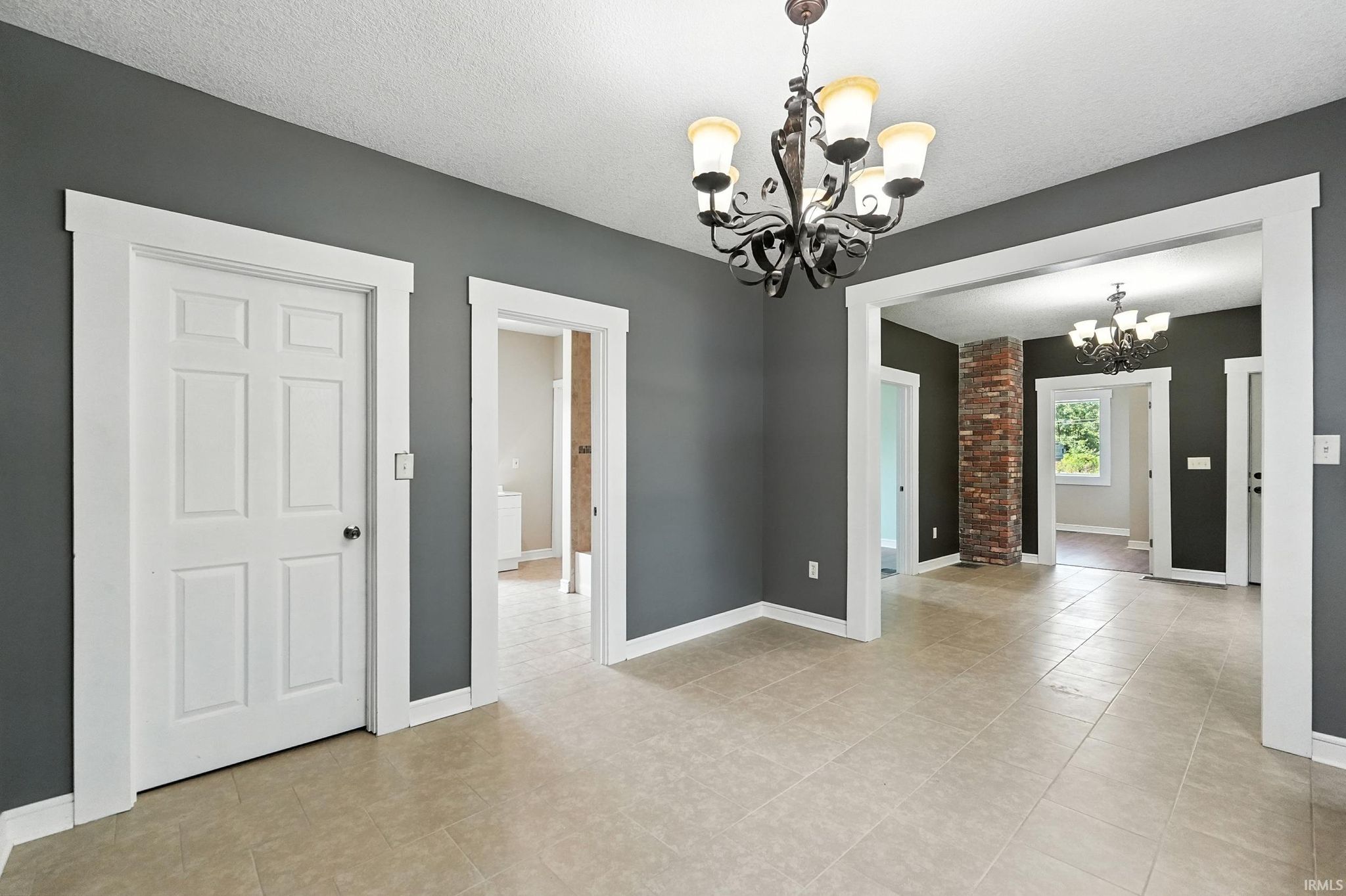 Image of 2611 S Anthony Boulevard