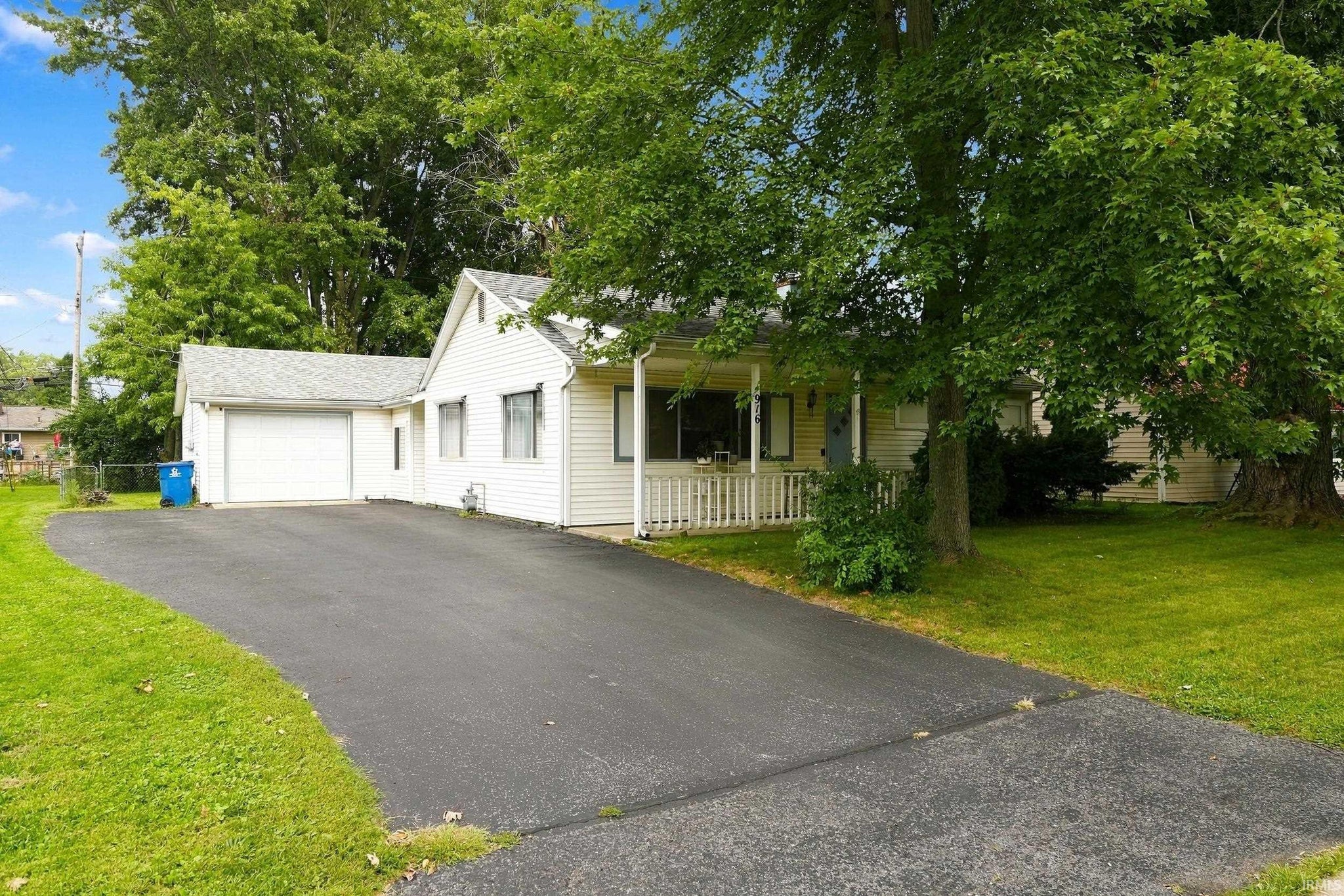 916 W Circle Drive